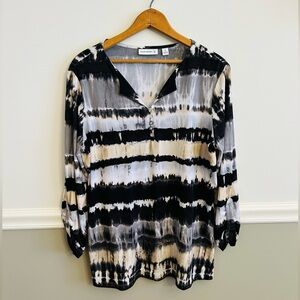 Women’s Susan Graver Printed Liquid Knit Tie Dye Button 3/4 Sleeve Medium